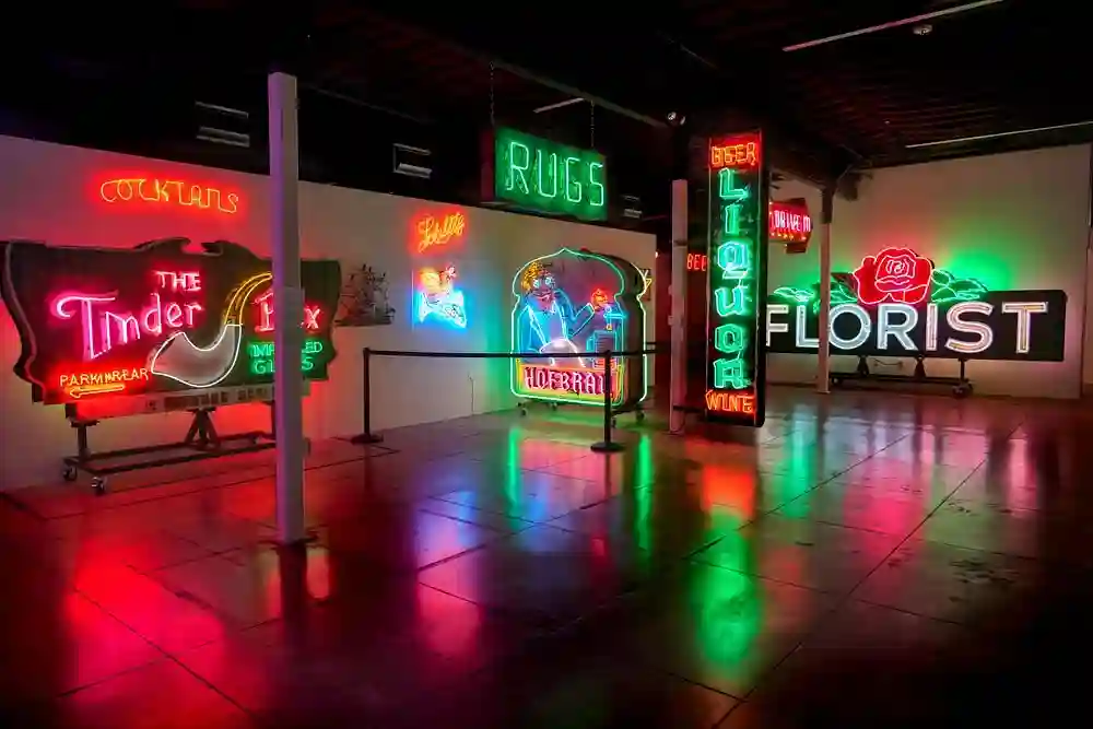 museum of neon art ca